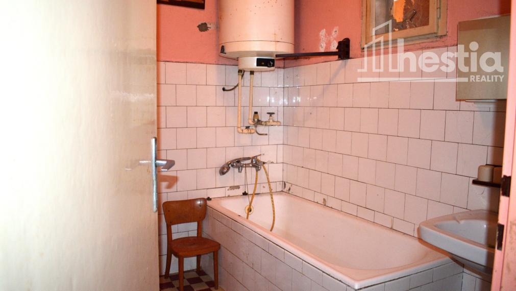 Predaj staršieho domu s veľkým pozemkom