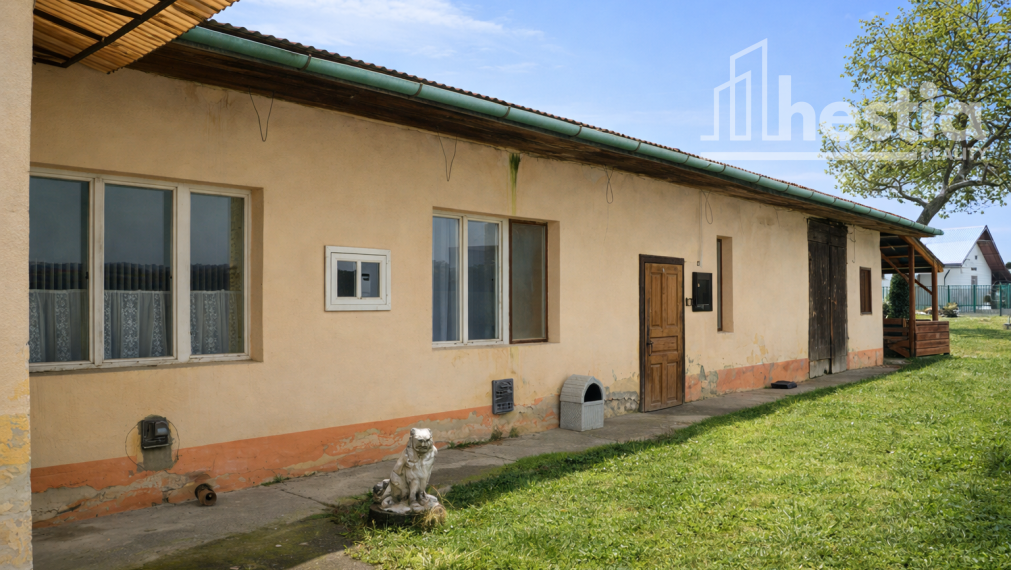 1 992 m² pozemok + rodinný dom pri Trenčíne