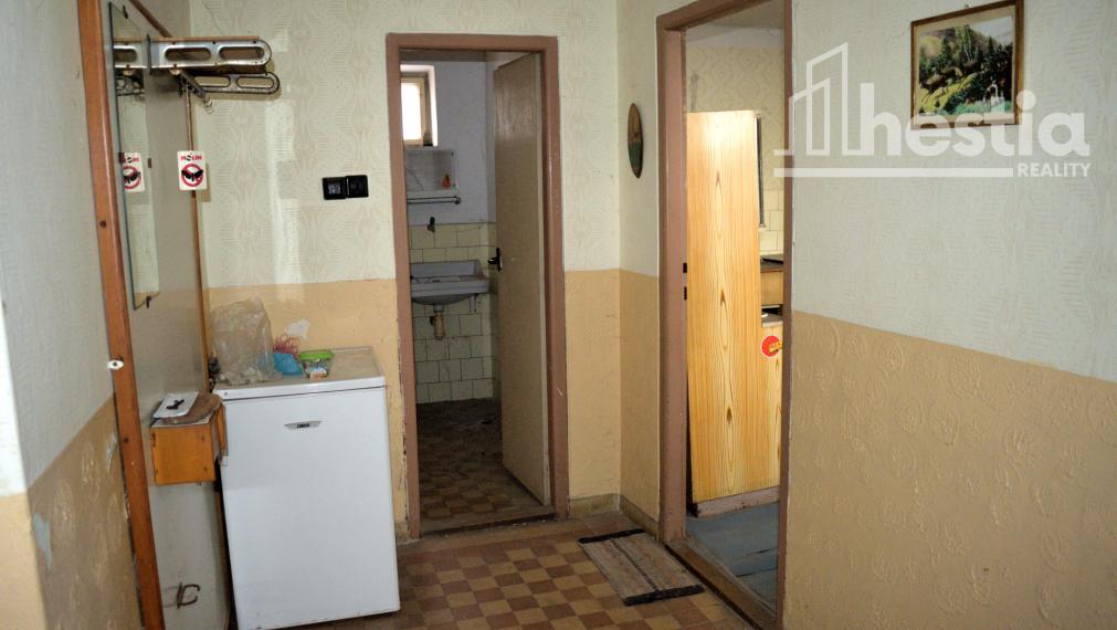 1 992 m² pozemok + rodinný dom pri Trenčíne