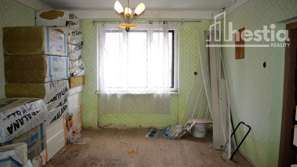 1 992 m² pozemok + rodinný dom pri Trenčíne