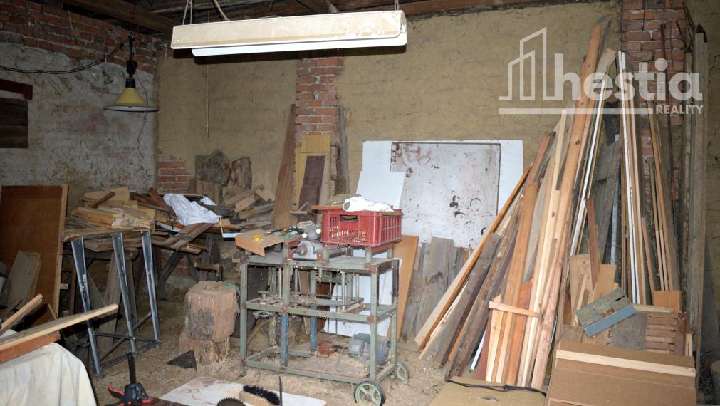 1 992 m² pozemok + rodinný dom pri Trenčíne