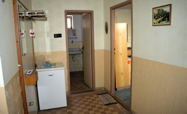 1 992 m² pozemok + rodinný dom pri Trenčíne - fotografia 7