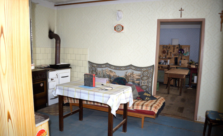 1 992 m² pozemok + rodinný dom pri Trenčíne - fotografia 5
