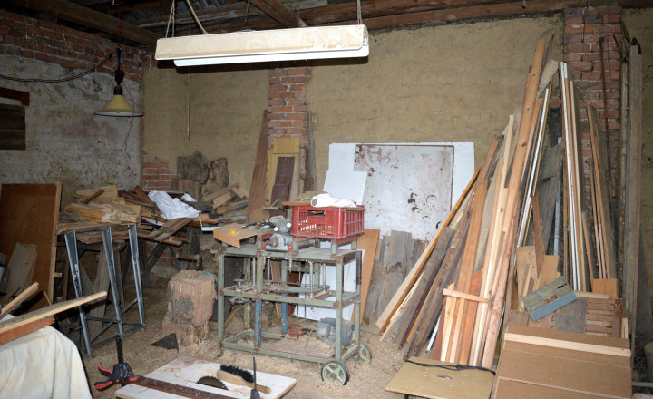 1 992 m² pozemok + rodinný dom pri Trenčíne - fotografia 9